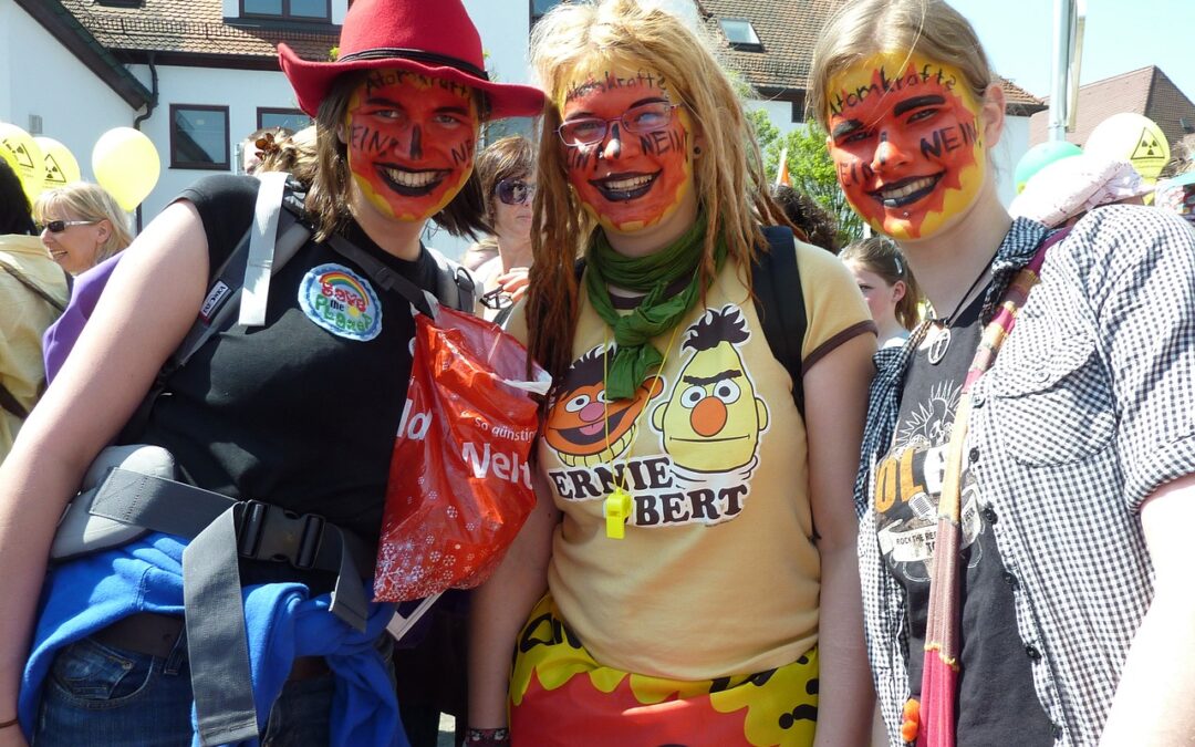 volunteer-appreciation-protesting-girls-header