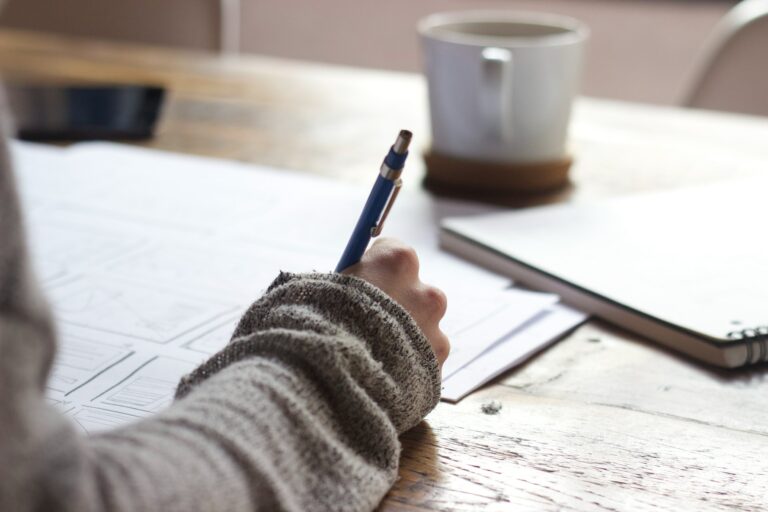 Sales Script Examples (and how to write one!)