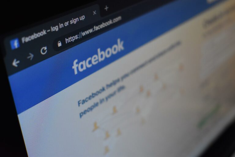 How do Facebook Fundraisers Work and What Nonprofits Should Know About Them