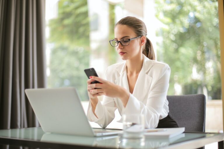 Text Message Autoresponders: Complete How To Guide