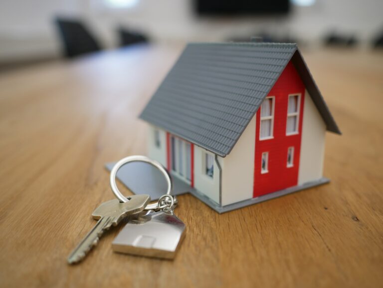 13 Real Estate Text Scripts You Can Use To Close More Deals