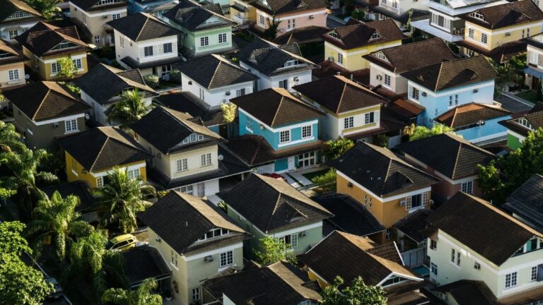 10 Brilliant Strategies to Amp up Your Real Estate Advertising
