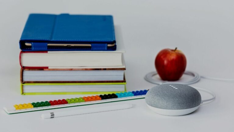 Top 7 Tips to Build an Effective School Communication Plan