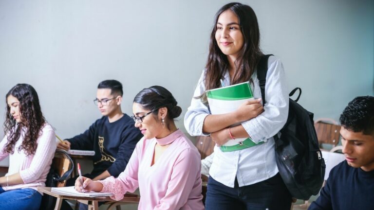 Student Messaging: Why You Must Adopt This Tech Now!