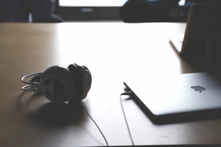 A Complete Guide To VoIP Text Messaging For Your Business